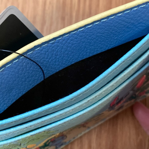 ❤️ Disney’s Lilo and Stitch Loungefly Card Holder Wallet NWT - Picture 8 of 8